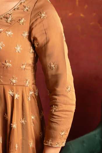Buy_Pomcha Jaipur_Brown Organza Round Neck Zardozi Embroidered Anarkali Set _Online