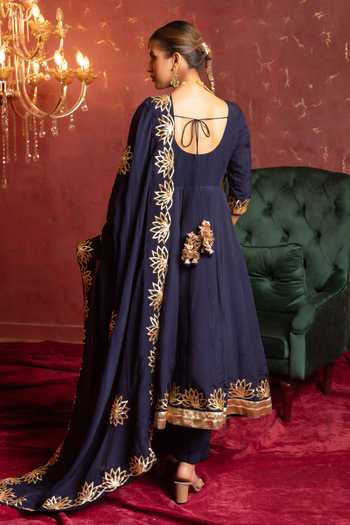 Pomcha Jaipur_Blue Organza Sweetheart Neck Gota Patti Embroidered Anarkali Set _Online_at_Aza_Fashions
