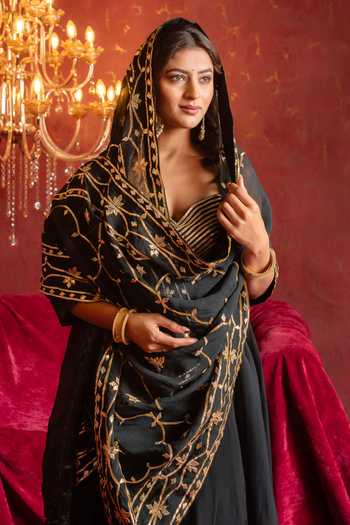 Pomcha Jaipur_Black Organza Sweetheart Neck Gota Patti Work Anarkali Set _Online
