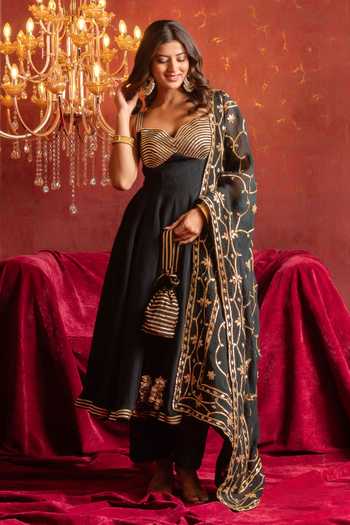 Buy_Pomcha Jaipur_Black Organza Sweetheart Neck Gota Patti Work Anarkali Set _Online