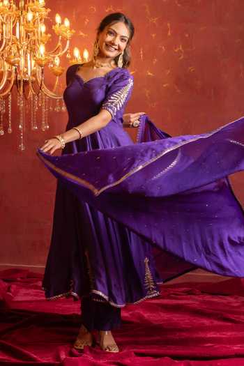 Buy_Pomcha Jaipur_Purple Silk, Organza Sweetheart Neck Taari Zari Anarkali Set 
