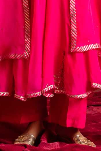 Buy_Pomcha Jaipur_Pink Organza Sweetheart Neck Taari-zari Hand Work Anarkali Set _Online_at_Aza_Fashions