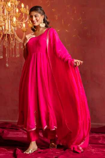 Shop_Pomcha Jaipur_Pink Organza Sweetheart Neck Taari-zari Hand Work Anarkali Set 
