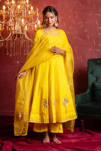 Pomcha Jaipur_Yellow Organza Square Neck Gota Patti Anarkali Set _Online