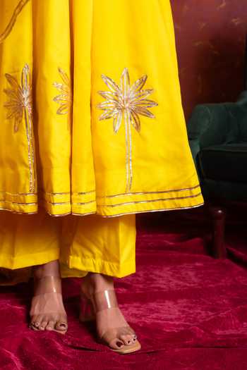 Buy_Pomcha Jaipur_Yellow Organza Square Neck Gota Patti Anarkali Set _Online