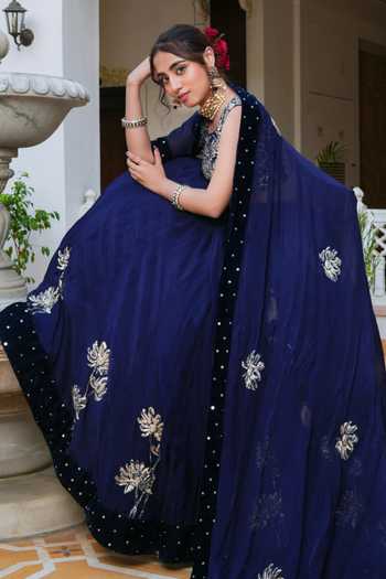 Buy_Pomcha Jaipur_Blue Organza Sweetheart Neck Mehfil Neela Ruh Pitta Hand Work Lehenga Set _Online