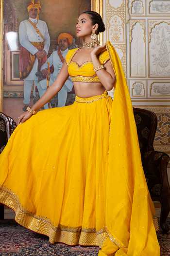 Buy_Pomcha Jaipur_Yellow Organza Sweetheart Neck Mehfil Marigold Sequin Zari Hand Work Lehenga Set 