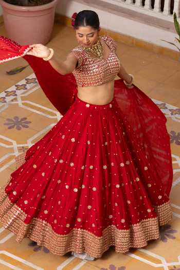 Buy_Pomcha Jaipur_Red Silk Sweetheart Neck Mehfil Gul E Laal Gota Patti Work Lehenga Set _Online
