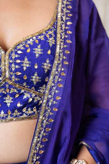 Pomcha Jaipur_Purple Taffeta, Organza Sweetheart Neck Mehfil Jamuni Zari Hand Work Lehenga Set _Online