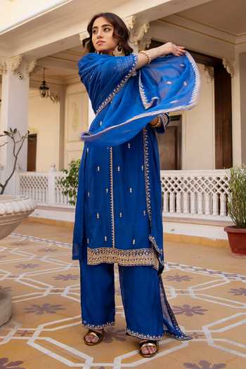 Pomcha Jaipur_Blue Organza Round Neck Mehfil Mayur Zardozi Hand Embroidered Kurta Set _Online_at_Aza_Fashions