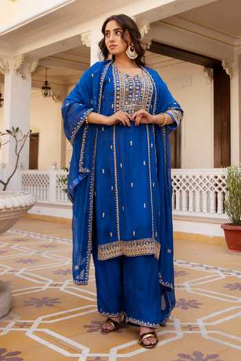Buy_Pomcha Jaipur_Blue Organza Round Neck Mehfil Mayur Zardozi Hand Embroidered Kurta Set _at_Aza_Fashions