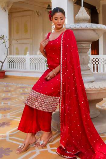 Buy_Pomcha Jaipur_Red Silk Round Neck Mehfil Lal Rang Gotta Patti Handwork Kurta Set _Online