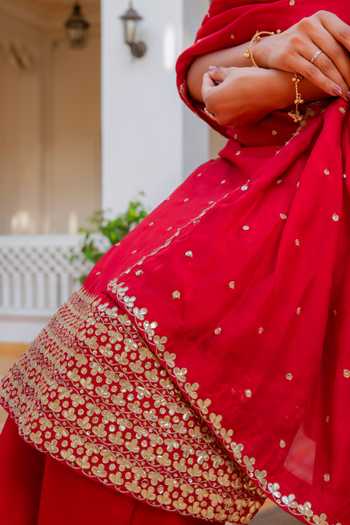 Shop_Pomcha Jaipur_Red Silk Round Neck Mehfil Lal Rang Gotta Patti Handwork Kurta Set _Online