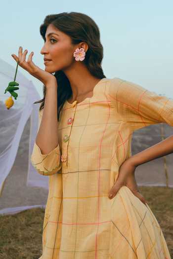 Buy_Nimbu Mirchi_Yellow Cotton, Linen Round Neck, Yes Poppin Slub Kurta And Pant Set _Online_at_Aza_Fashions