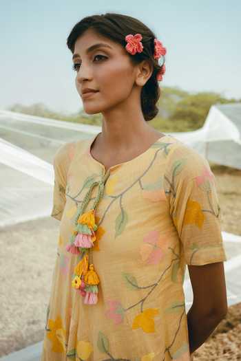 Shop_Nimbu Mirchi_Beige Cotton, Linen Round Neck, Yes Sonpapdi Floral Print Kurta And Pant Set _Online_at_Aza_Fashions