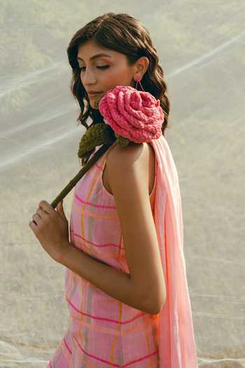 Nimbu Mirchi_Pink Cotton, Linen Scoop Neck Gulaboo Checkered Print Kurta And Salwar Set _at_Aza_Fashions