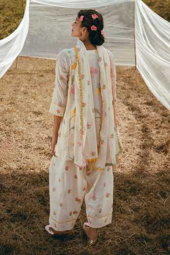 Shop_Nimbu Mirchi_Off White Cotton, Linen V-neck, Yes Bulbul Floral Print Kurta And Pant Set _at_Aza_Fashions