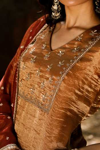 Buy_House Of Ta-Ya_Gold Crepe, Tissue V-neck Embroidered Kurta Set _Online_at_Aza_Fashions