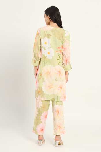 Shop_Ruhr India_Green Cotton V-neck, Yes Printed Kurta And Pant Set _at_Aza_Fashions