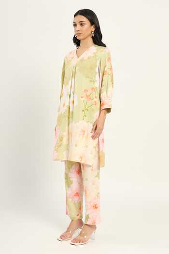 Shop_Ruhr India_Green Cotton V-neck, Yes Printed Kurta And Pant Set _Online_at_Aza_Fashions