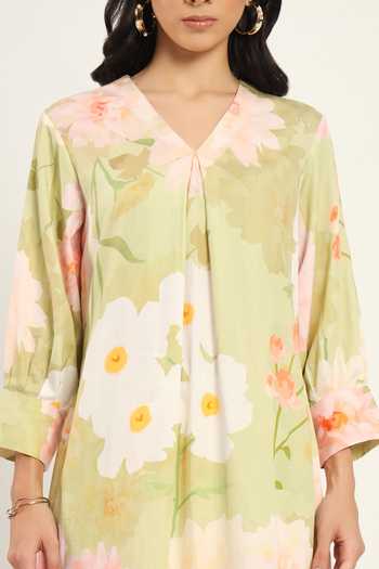 Ruhr India_Green Cotton V-neck, Yes Printed Kurta And Pant Set _at_Aza_Fashions