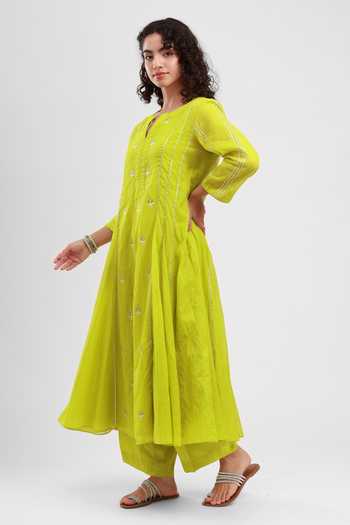 Kyra By Bhavna_Green Chanderi V-neck Ayra Kurta And Pant Set _Online_at_Aza_Fashions