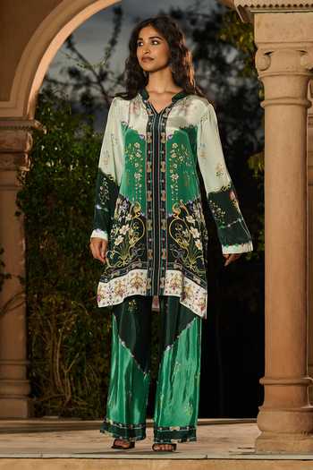 Shop_RINESSA_Emerald Green Crepe Mandarin Silky Art Nouveau Print Kurta And Pant Co-ord Set _Online_at_Aza_Fashions