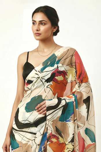 Ellemora Fashions_Black Silk V-neck Canvas Saree And Blouse Set _Online