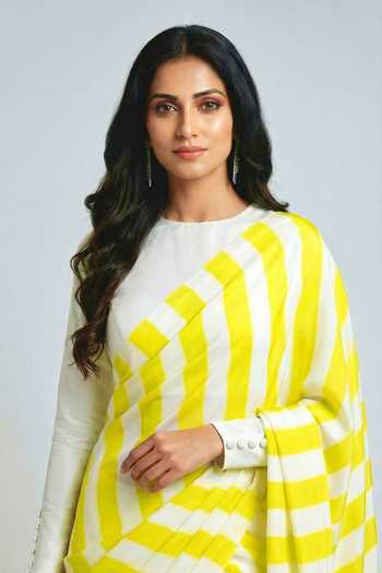 Shop_Ellemora Fashions_White Crepe Round Neck Parallel Striped Saree And Blouse Set 