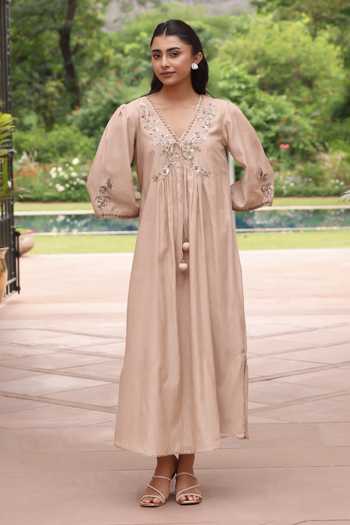 Buy_Summer By Priyanka Gupta_Beige Silk V-neck Noor E Phool Midi Dress _at_Aza_Fashions