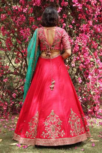 Shop_Summer By Priyanka Gupta_Magenta Chanderi, Tissue V-neck Zareen Embroidered Lehenga Set _at_Aza_Fashions