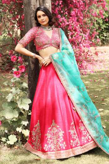 Summer By Priyanka Gupta_Magenta Chanderi, Tissue V-neck Zareen Embroidered Lehenga Set _at_Aza_Fashions