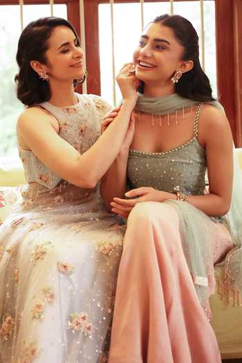 Summer By Priyanka Gupta_Green Net, Chinon Scoop Neck, Yes Zaria Sleeveless Kurta Sharara Set _at_Aza_Fashions