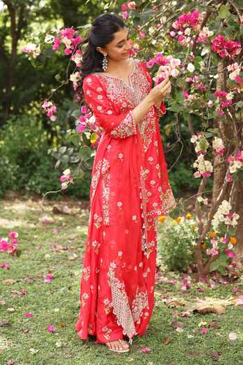 Buy_Summer By Priyanka Gupta_Pink Silk V-neck Paisley Kurta Sharara Set _Online_at_Aza_Fashions
