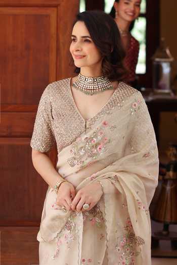 Summer By Priyanka Gupta_Gold Tissue Round Neck Nafees Saree With Blouse _Online_at_Aza_Fashions