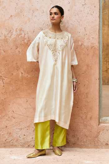 Buy_Vinita Bhansali_Ivory Silk Round Neck Aira Embroidered Kaftan And Pant Set _at_Aza_Fashions