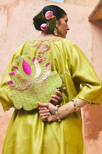Shop_Vinita Bhansali_Green Silk V-neck Heer Embroidered Kaftan And Pant Set _Online_at_Aza_Fashions