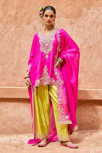 Buy_Vinita Bhansali_Pink , Organza V-neck, Yes Heer Embroidered Kurta Salwar Set _at_Aza_Fashions
