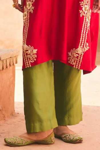 Vinita Bhansali_Red Silk V-neck Saera Embroidered Kaftan And Pant Set _Online_at_Aza_Fashions