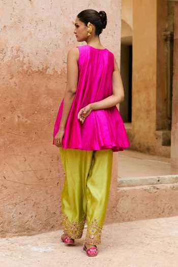 Shop_Vinita Bhansali_Pink Silk Round Neck Heer Embroidered Short Kurta And Salwar Set _at_Aza_Fashions
