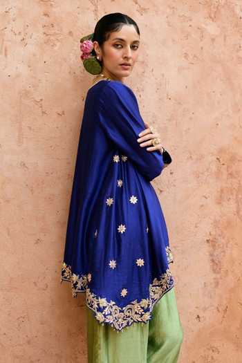 Vinita Bhansali_Blue , Organza V-neck Neera Embroidered Kurta Salwar Set _Online_at_Aza_Fashions