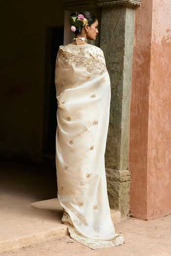 Shop_Vinita Bhansali_Ivory Silk V-neck Mahira Embroidered Saree With Blouse _at_Aza_Fashions
