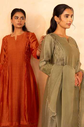 Shop_Gulabik Jaipur_Green Chanderi Split V-neck, Yes Gulposh Stripe Pattern Kurta Set _Online_at_Aza_Fashions