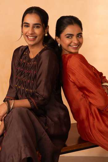 Gulabik Jaipur_Brown Chanderi Round Neck Chinar Handloom Kurta And Pant Set _at_Aza_Fashions