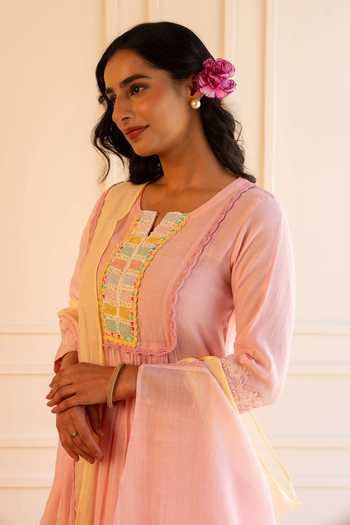 Gulabik Jaipur_Pink Chanderi Square Neck Heena Handloom Kurta And Pant Set _Online_at_Aza_Fashions