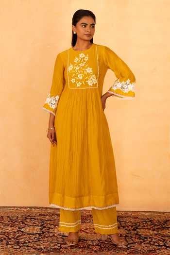 Buy_Gulabik Jaipur_Yellow Chanderi Round Neck Rati Handloom Kurta And Pant Set _at_Aza_Fashions