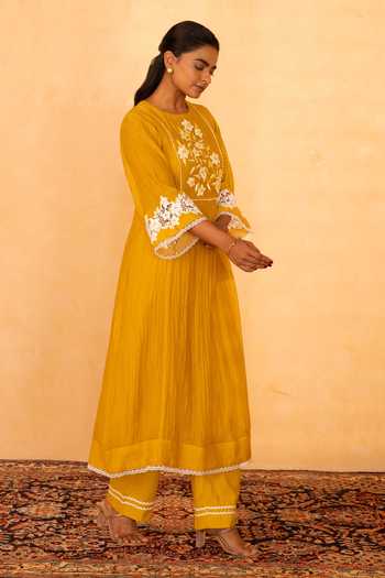 Buy_Gulabik Jaipur_Yellow Chanderi Round Neck Rati Handloom Kurta And Pant Set _Online_at_Aza_Fashions