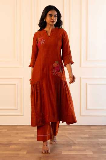 Buy_Gulabik Jaipur_Orange Chanderi Split V-neck, Yes Manjari Handloom Kurta And Pant Set _Online_at_Aza_Fashions