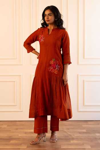 Shop_Gulabik Jaipur_Orange Chanderi Split V-neck, Yes Manjari Handloom Kurta And Pant Set _Online_at_Aza_Fashions