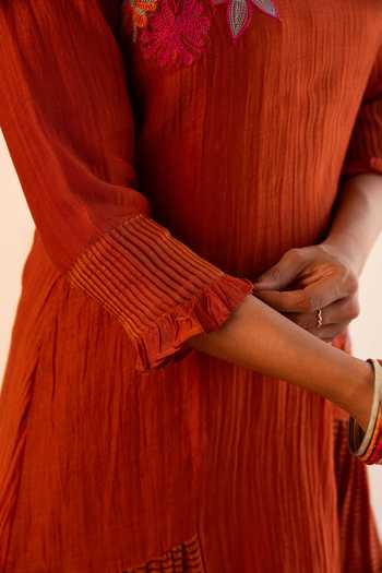 Buy_Gulabik Jaipur_Orange Chanderi Split V-neck, Yes Manjari Handloom Kurta And Pant Set 